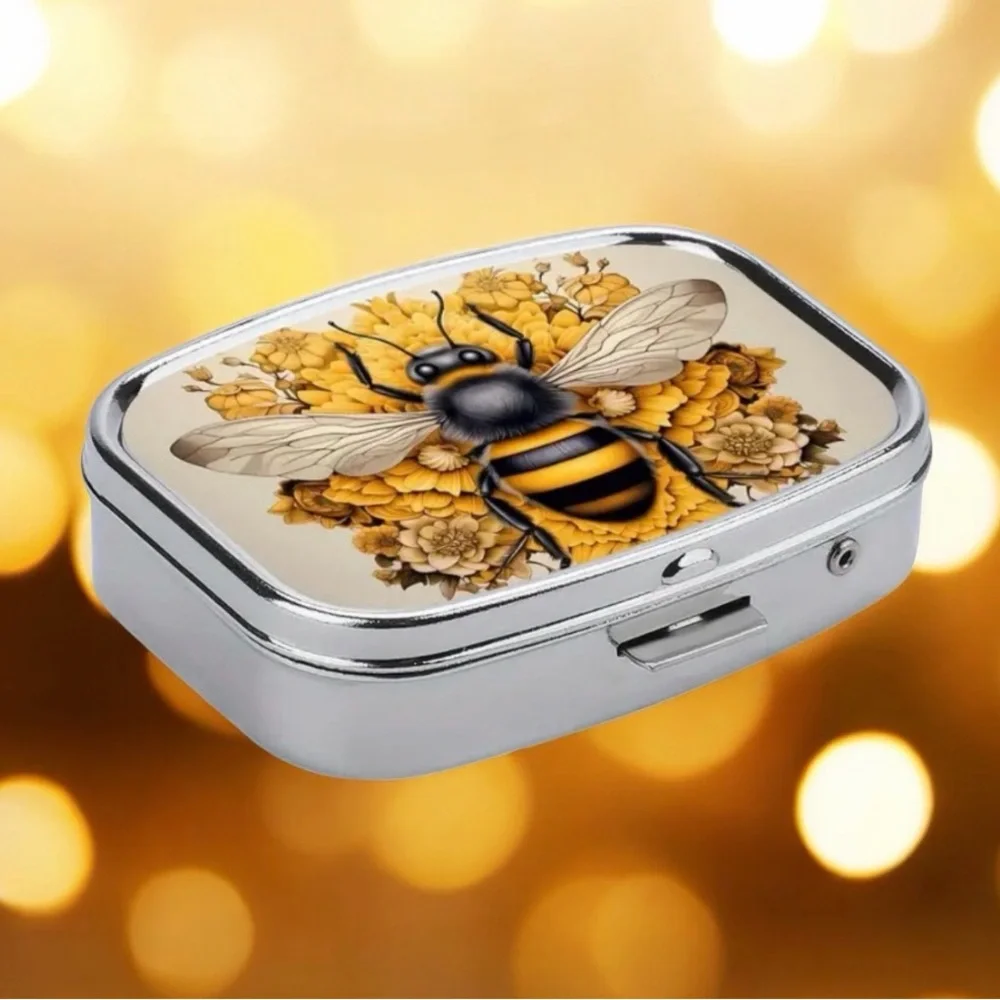 Bee Design Silver Tone Pill container - Picture 2 of 4